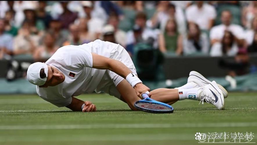 亚历山大妙传助攻 以赛亚·乔完成三分射门 亚历山大妙传助攻 以赛亚·乔完成三分射门