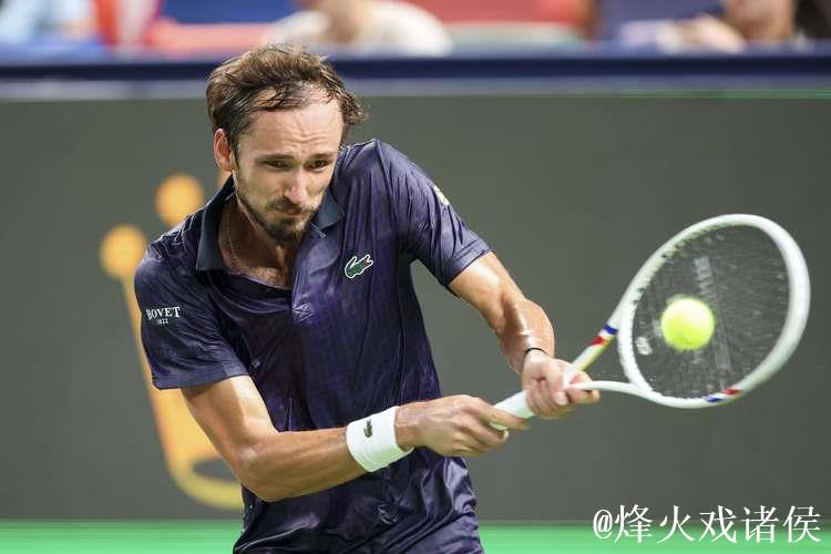 林德克内希2-1逆转梅德韦杰夫 首进大师赛决赛